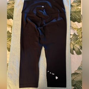 Lululemon capris with Aloha Islands